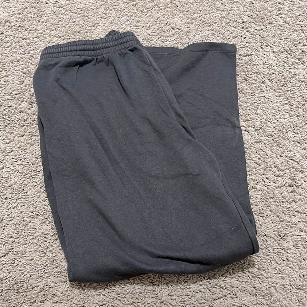 wide legged h&m sweats!